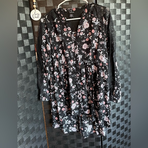 Torrid Tunic Size 00 (Equivalent to size 10) - Picture 1 of 7